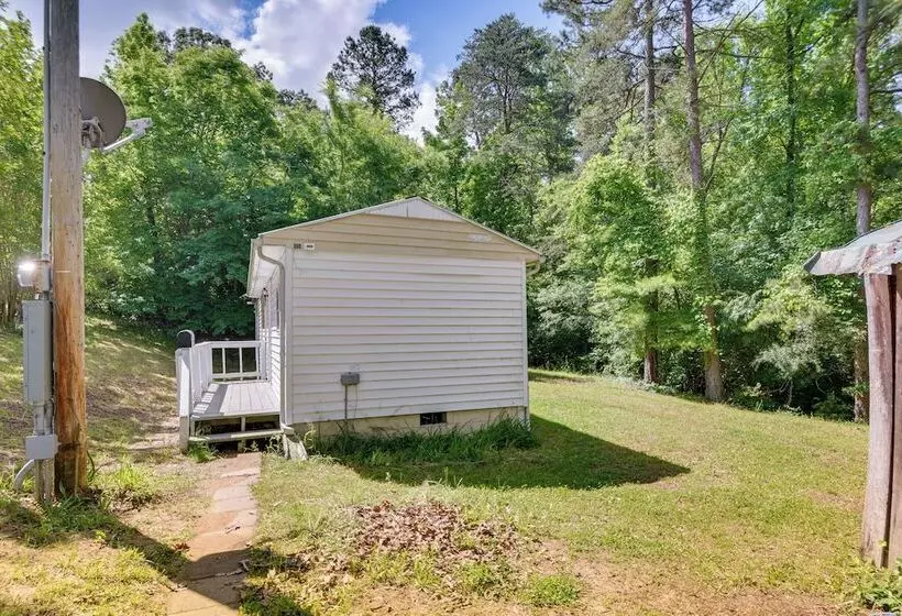 Single Story Cabin On Hyco Lake: Swim & Unwind!