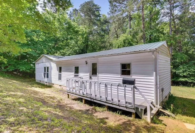 Single Story Cabin On Hyco Lake: Swim & Unwind!