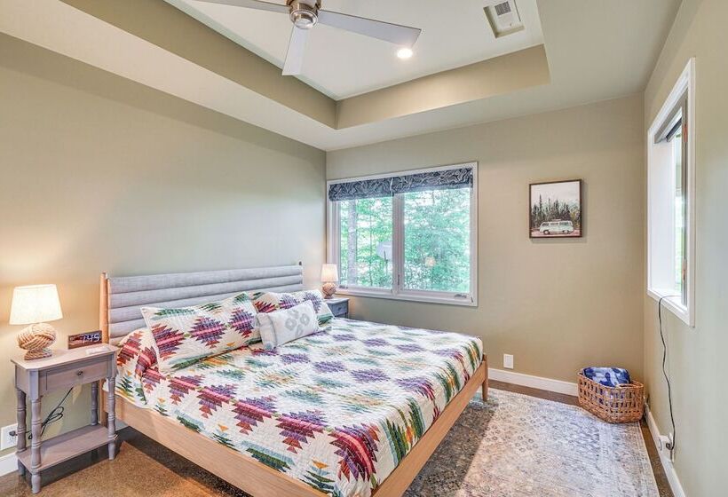 Lakefront Roxboro Home W/ Private Dock!