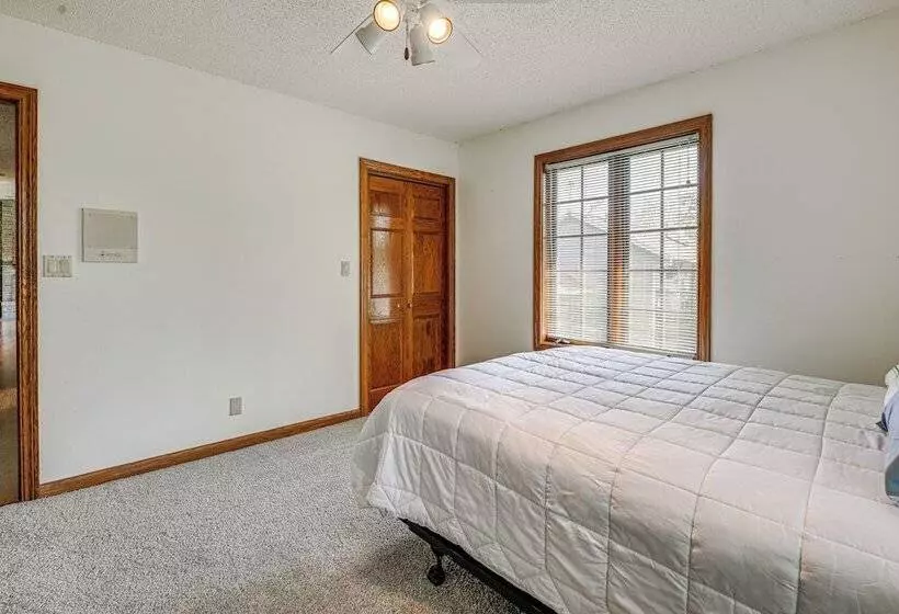 Wausau Home W/ Deck Near Rib Mountain State Park!