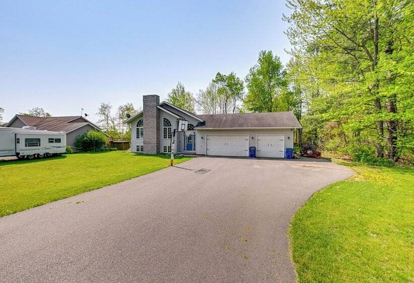 Wausau Home W/ Deck Near Rib Mountain State Park!