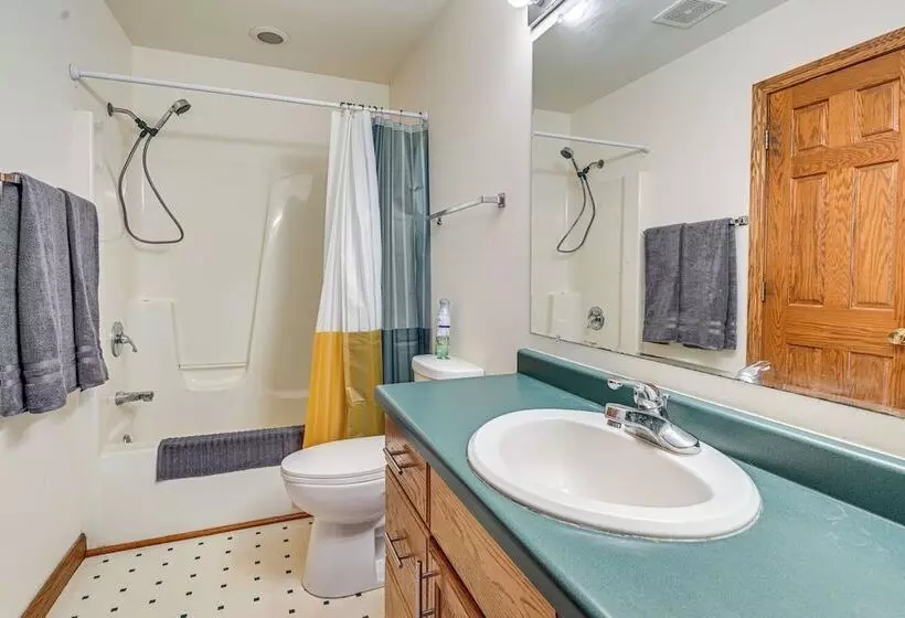 Wausau Home W/ Deck Near Rib Mountain State Park!