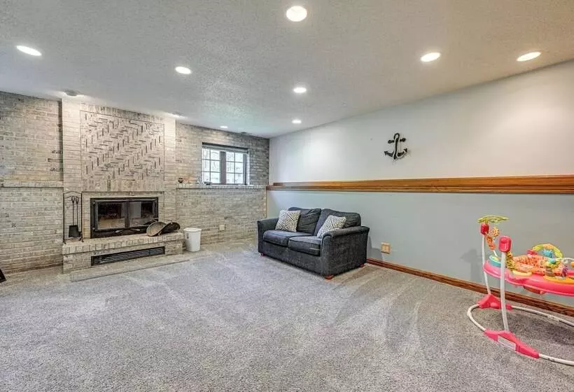 Wausau Home W/ Deck Near Rib Mountain State Park!