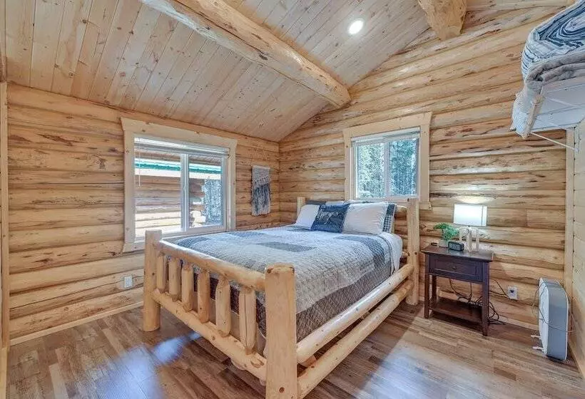 Woodsy Cabin Near Kenai River: Great For Anglers!