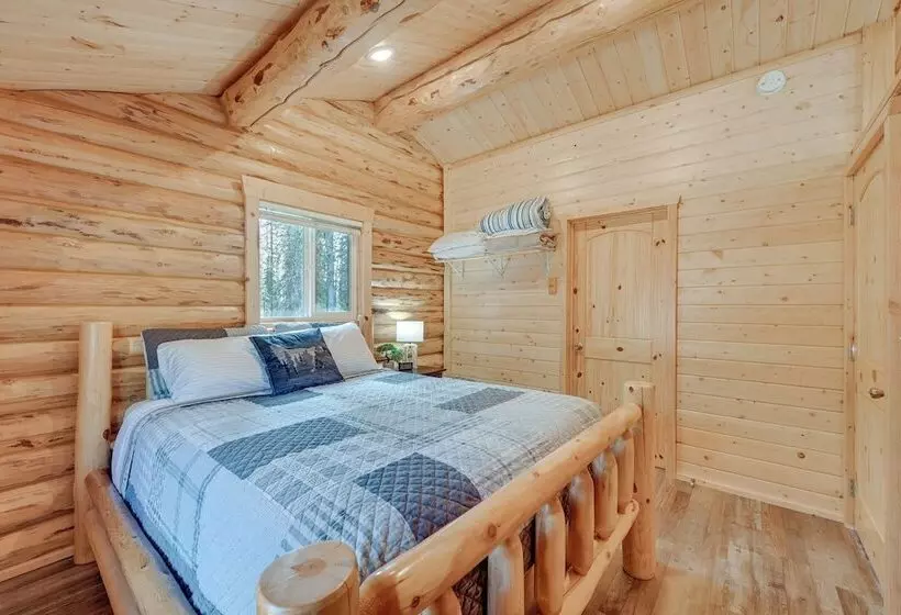 Woodsy Cabin Near Kenai River: Great For Anglers!