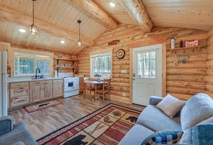 Woodsy Cabin Near Kenai River: Great For Anglers!