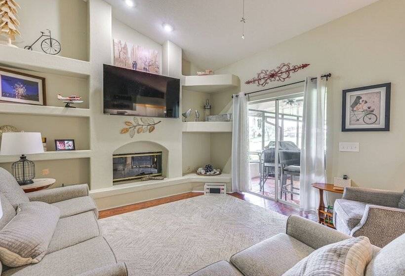 Zephyrhills Home   Lanai & Grill, Near Theme Parks