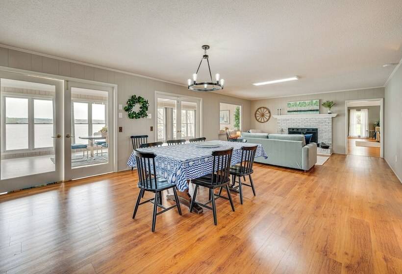 Lakefront Troutman House W/ Spectacular Sunsets!