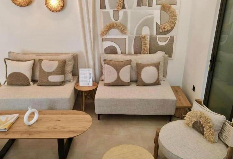 Cabana White Boutique Hotel & Suites