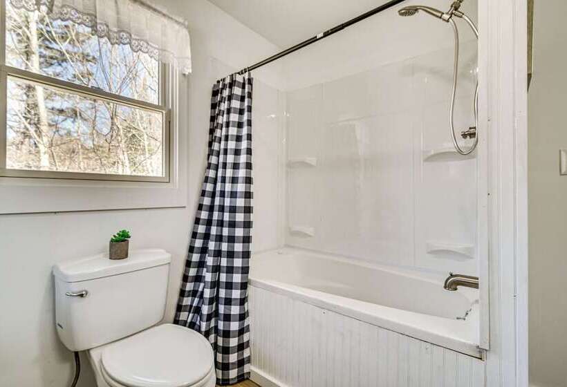 Charming Maine Retreat Near Skiing & Atv Park!