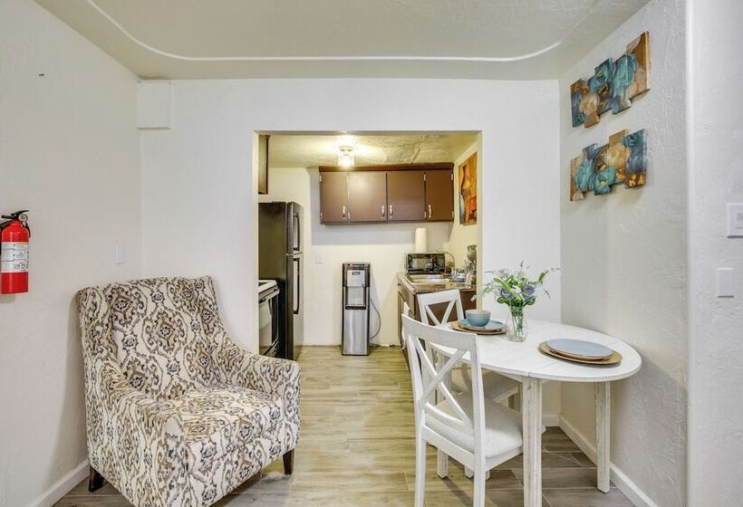 El Centro Retreat Near Local Parks & Golf Courses