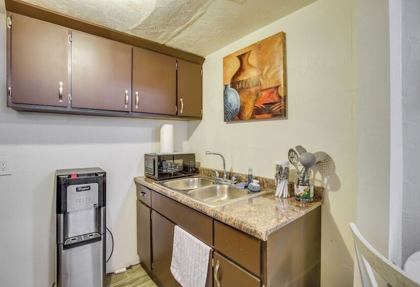 El Centro Retreat Near Local Parks & Golf Courses