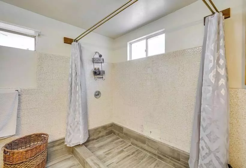 El Centro Retreat Near Local Parks & Golf Courses