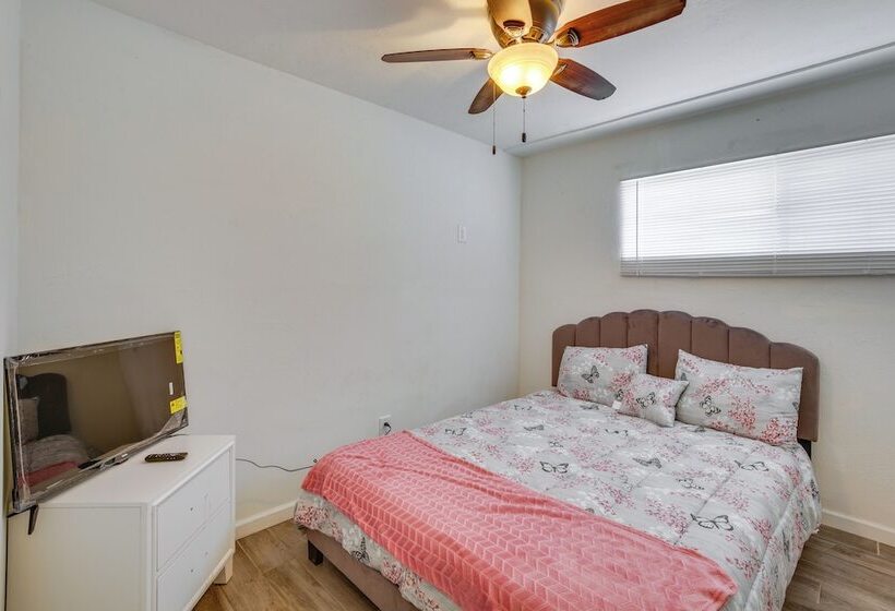 El Centro Retreat Near Local Parks & Golf Courses