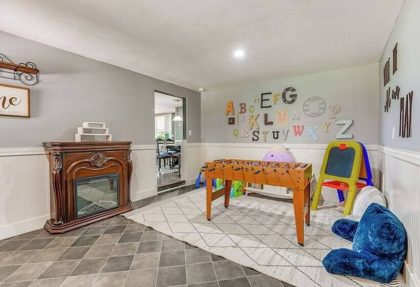 Family Spokane Valley Home W/ Patio & Gas Grill!