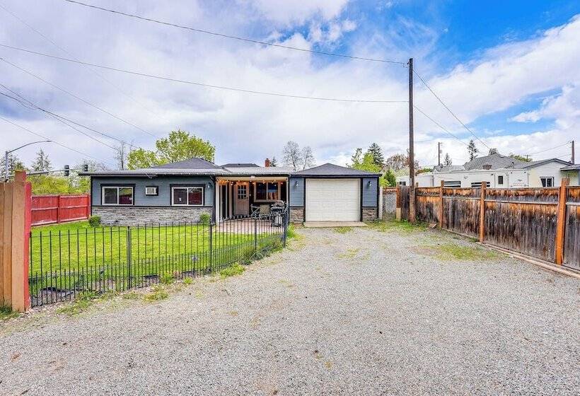 Family Spokane Valley Home W/ Patio & Gas Grill!