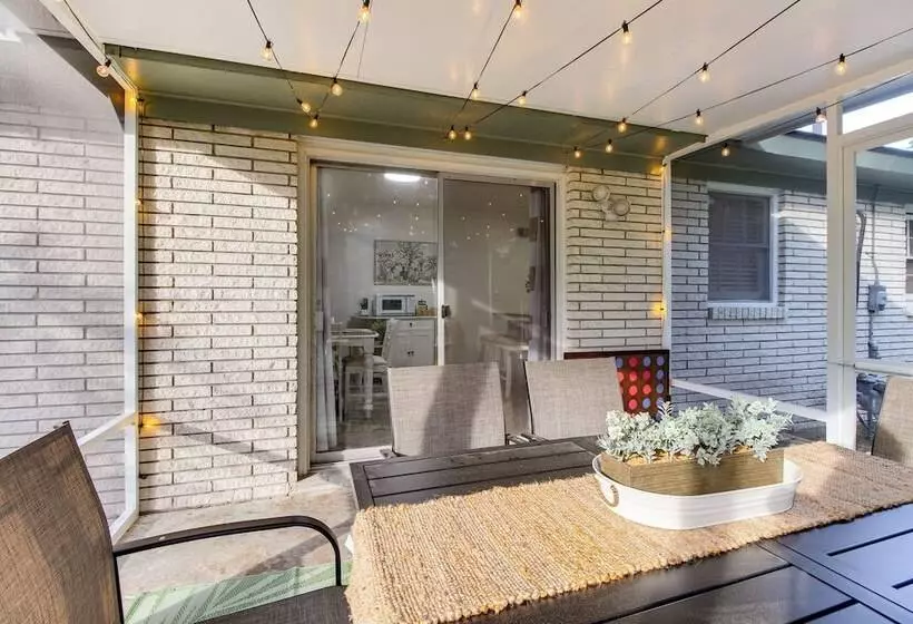 Garden City Home W/ Screened Porch: Near Savannah!