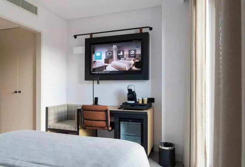 Hotelli Ibis Styles Lisboa Aeroporto