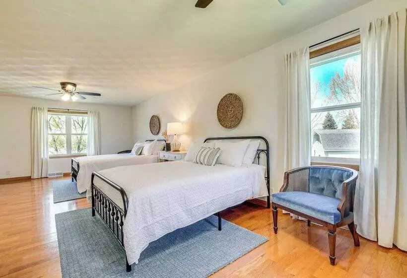 Lakefront Wisconsin Getaway: Fish, Boat, Relax!