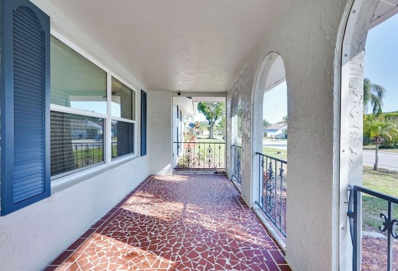 New Port Richey Home < 4 Mi To Downtown!