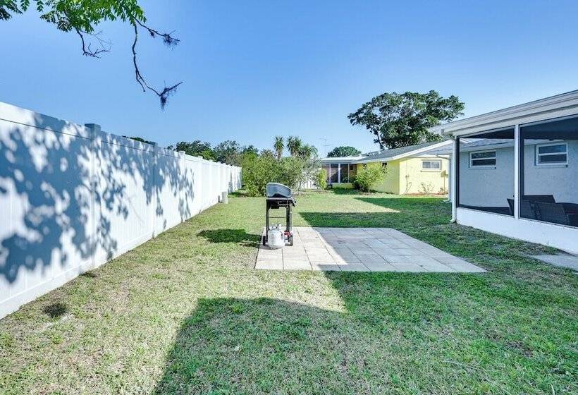 New Port Richey Home < 4 Mi To Downtown!