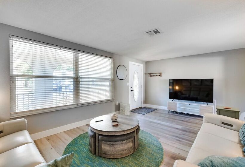 New Port Richey Home < 4 Mi To Downtown!