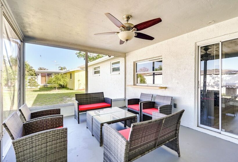 New Port Richey Home < 4 Mi To Downtown!