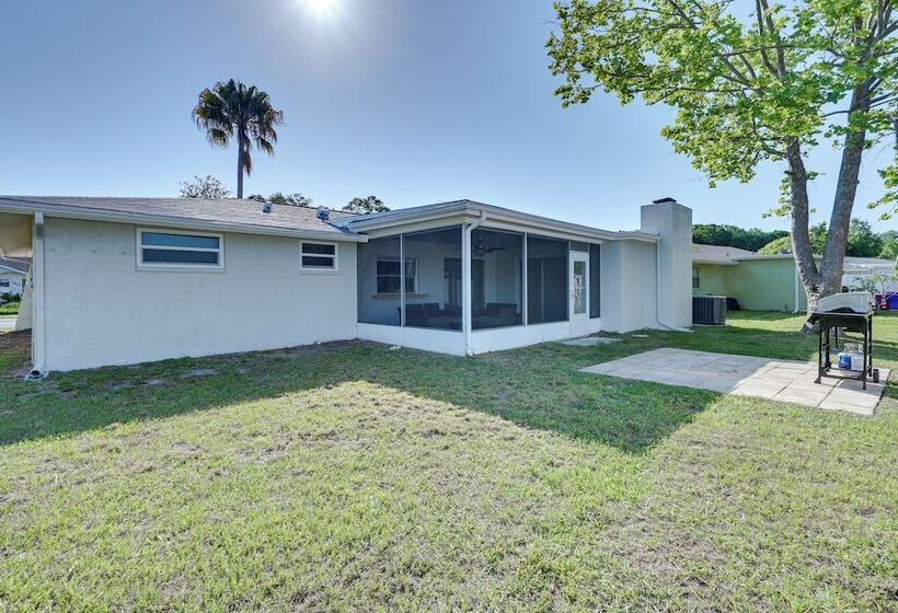 New Port Richey Home < 4 Mi To Downtown!