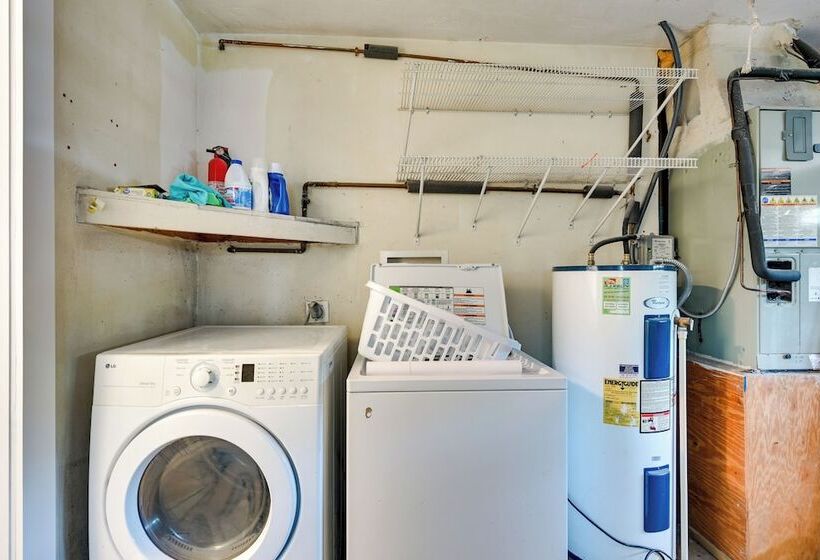 New Port Richey Home < 4 Mi To Downtown!