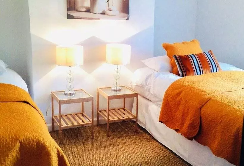 Residenssi Award Winning 6 Bed Hot Tub House In Batheaston