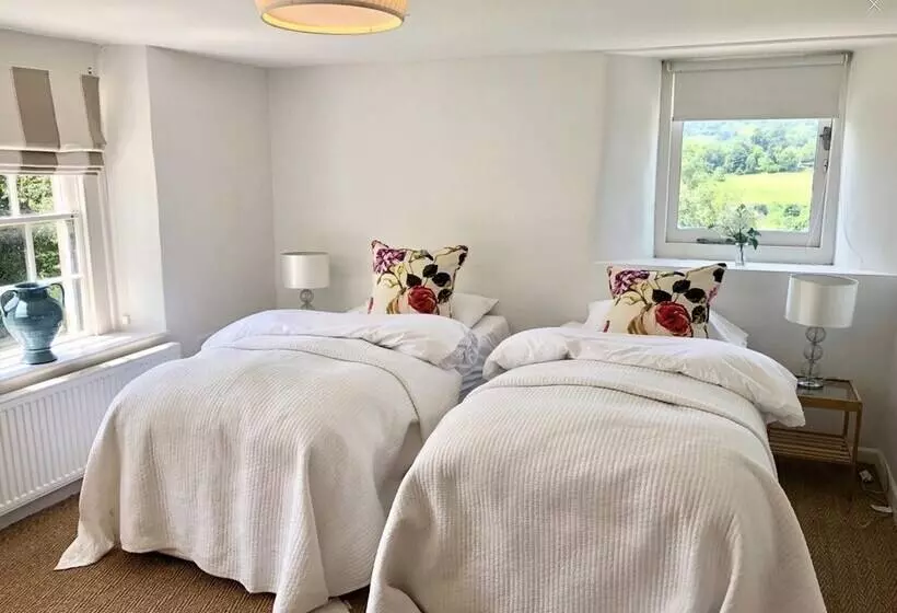 Residenssi Award Winning 6 Bed Hot Tub House In Batheaston