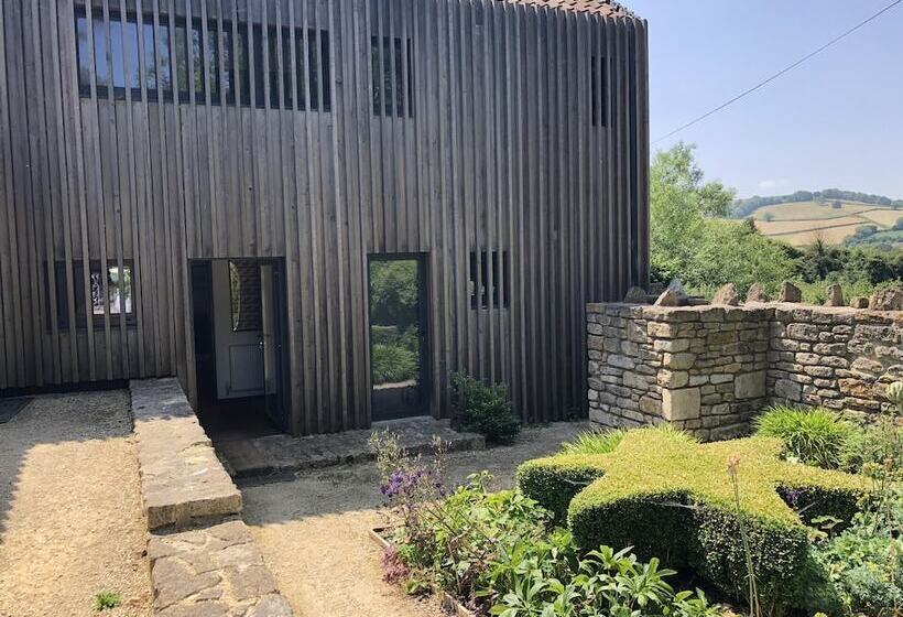 住所  Award Winning 6 Bed Hot Tub House In Batheaston