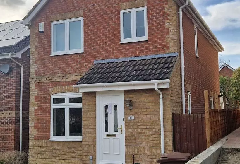 Residenssi Captivating 3 Bed House In Strood, Rochester Kent