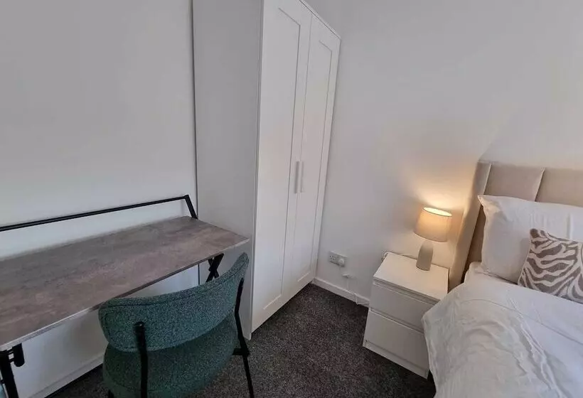 Residenssi Captivating 3 Bed House In Strood, Rochester Kent