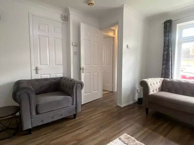Residenssi Captivating 3 Bed House In Strood, Rochester Kent