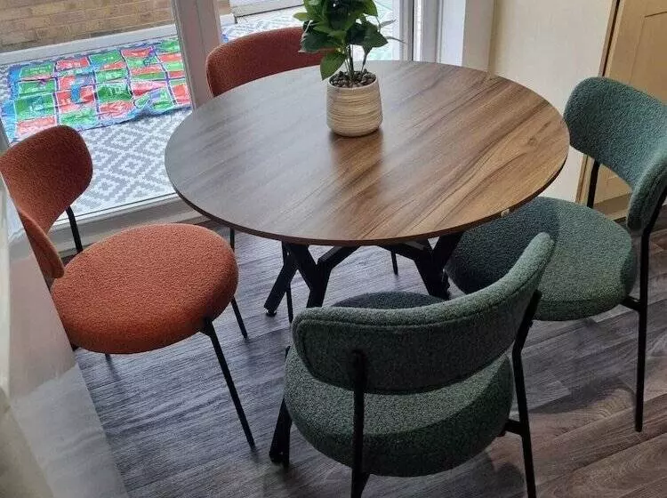 Residenssi Captivating 3 Bed House In Strood, Rochester Kent