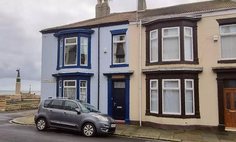 اقامتگاه Traditional 3 Bed House On The Historic Headland