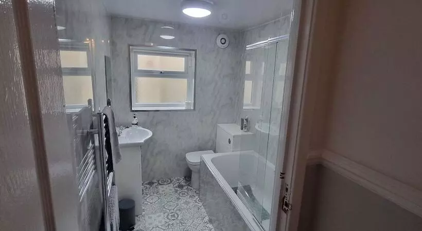 اقامتگاه Traditional 3 Bed House On The Historic Headland