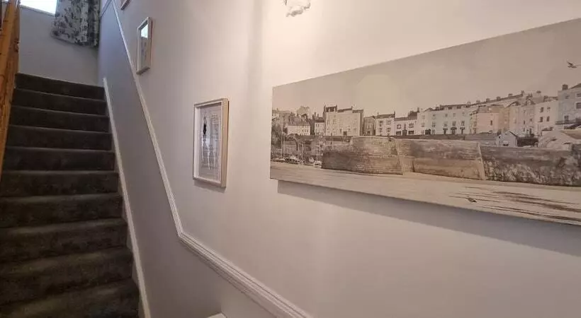 اقامتگاه Traditional 3 Bed House On The Historic Headland