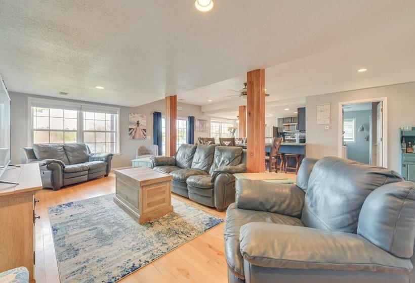 Riverfront Cheboygan Home W/ Dock ~ 4 Mi To Town!