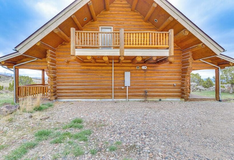 Spacious Rifle Cabin W/ Deck + Mountain Views!