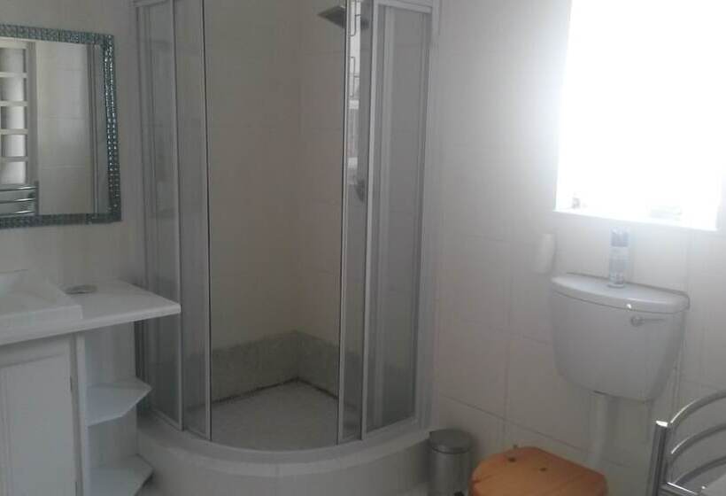 Mhlangeni Lodge B&b   Adults Only