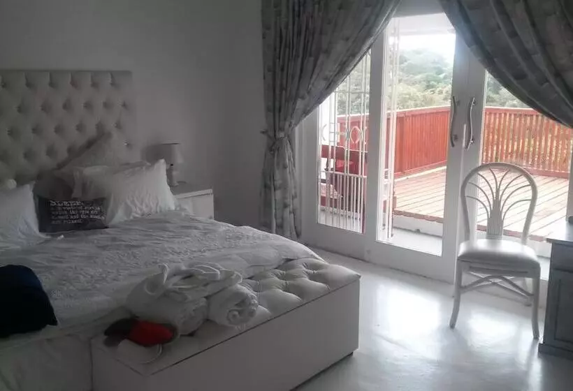 Mhlangeni Lodge B&b   Adults Only