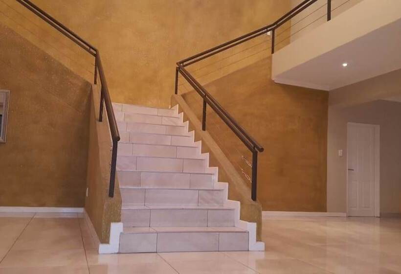 پانسیون Lanipo Windhoek Guesthouse