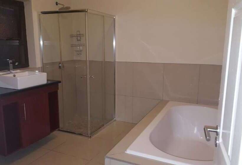 پانسیون Lanipo Windhoek Guesthouse