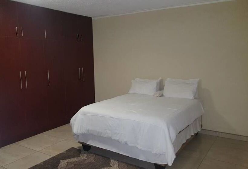 پانسیون Lanipo Windhoek Guesthouse