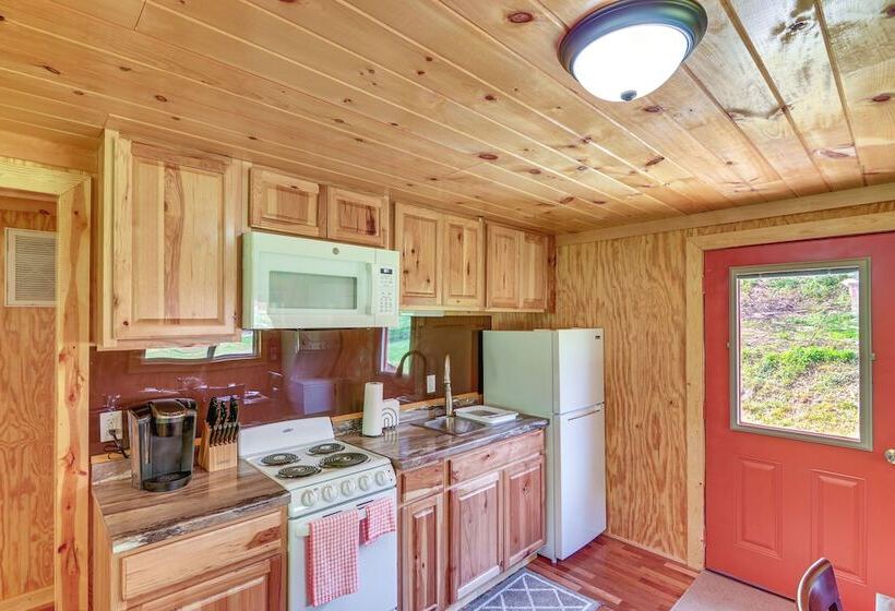 Serene Beattyville Cabin: 24 Mi To Red River Gorge