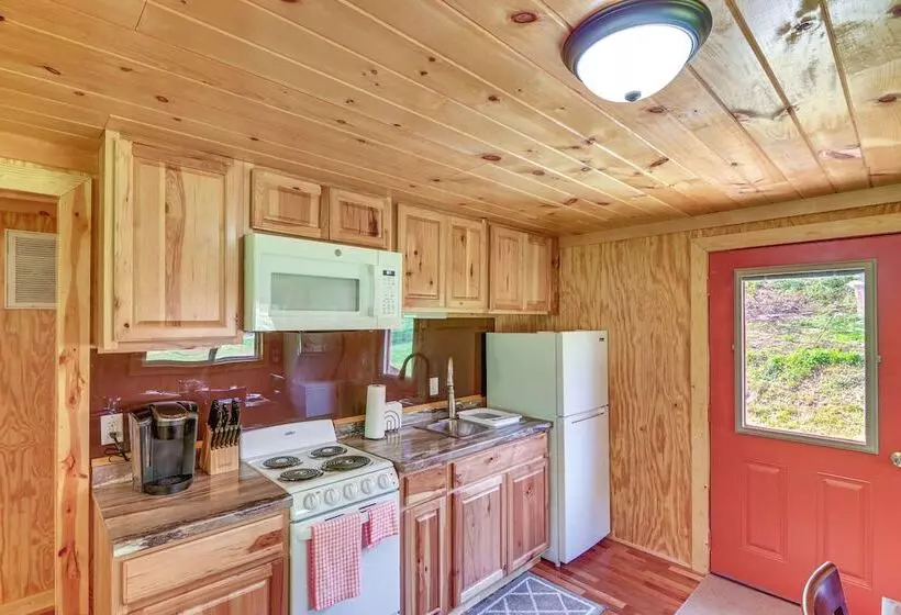 Serene Beattyville Cabin: 24 Mi To Red River Gorge