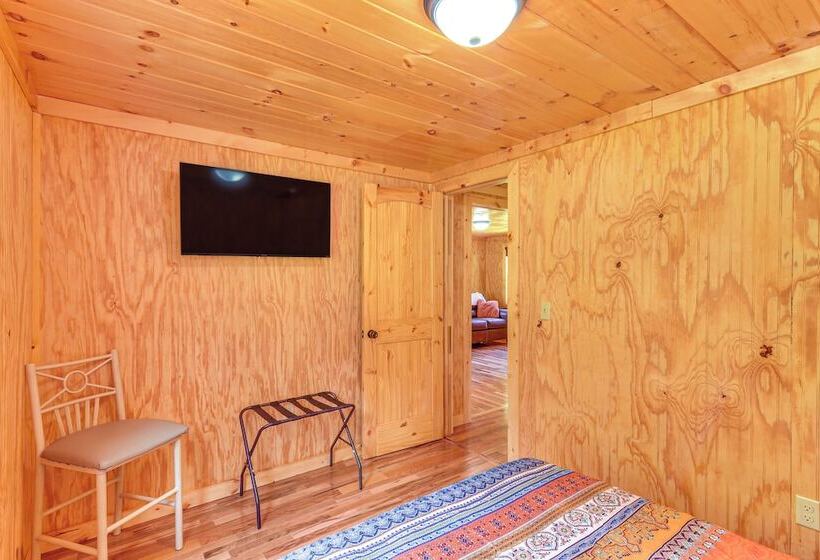 Serene Beattyville Cabin: 24 Mi To Red River Gorge