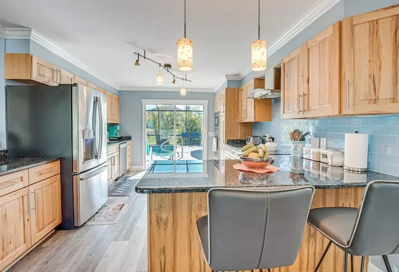 Spacious Bradenton Home W/ Pool ~ 5 Mi To Beaches